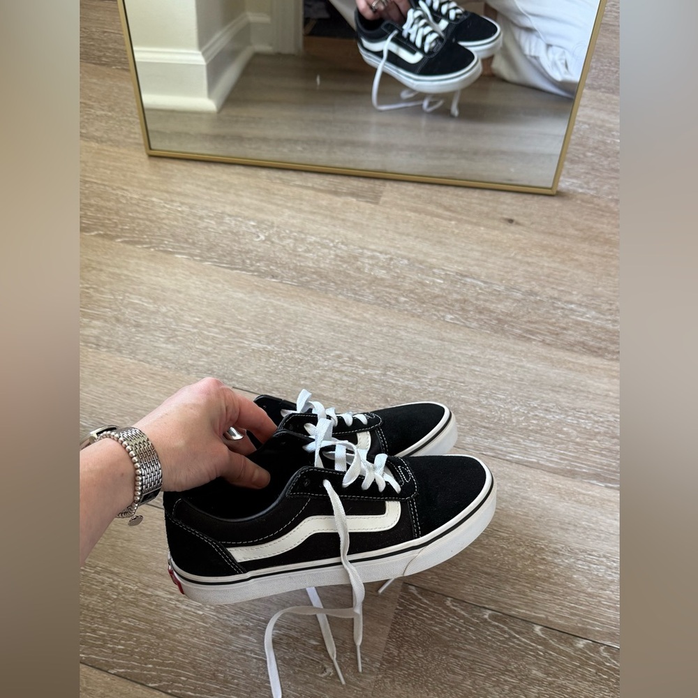 VANS  black white classic sneakers- size 6,5- excellent condition - Picture 8 of 12